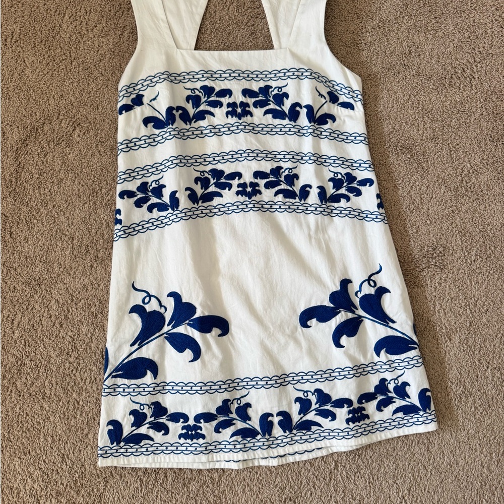 Roller Rabbit White Top with Blue Embroidery